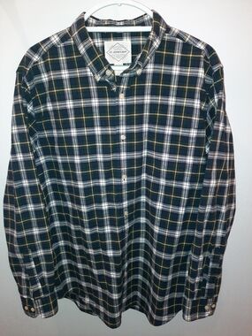 St. John's Bay Men's Dark Green and Navy Plaid Button-Down Shirt Size Large EUC